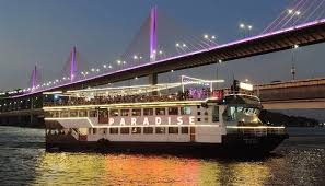 Paradise Family Dinner Cruise